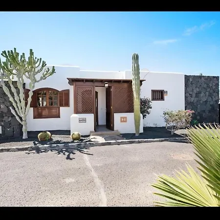 Helen Playa Blanca (Lanzarote)