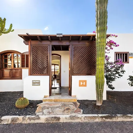 Helen Villa Playa Blanca